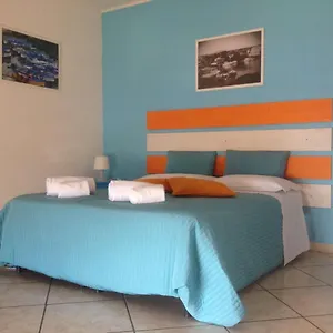  Frühstückspension Platamone Italien